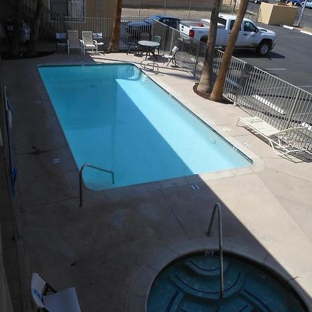 Super 8 By Wyndham El Centroモーテル エクステリア 写真