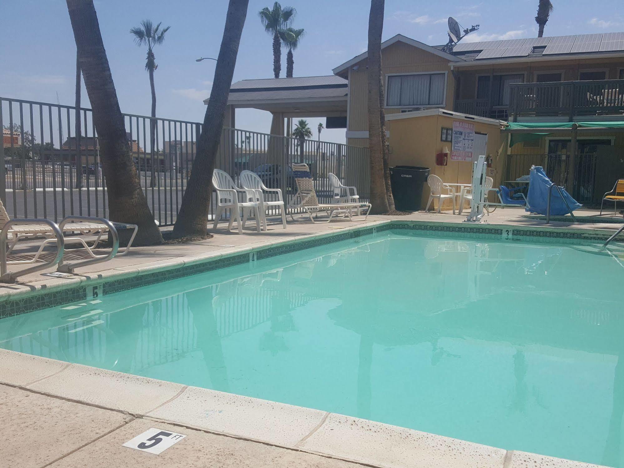 Super 8 By Wyndham El Centroモーテル エクステリア 写真